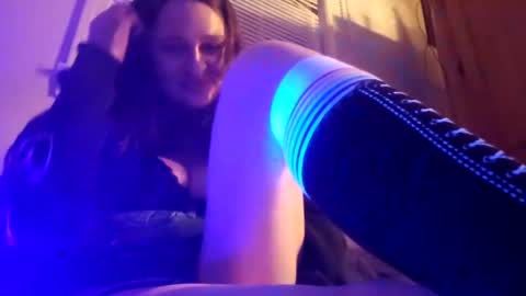 Snapshot of jewishkitty chatting on 10/29/25, 05:42 jewishkitty online show from 10/29/25, 05:42