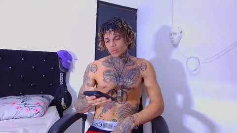 Snapshot of jeykob_23 chatting on 11/11/25, 12:54 JEYKOB online show from 11/11/25, 12:54