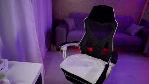 Snapshot of jeyssy69 chatting on 01/28/25, 05:00 Jeyssy also Andra online show from 01/28/25, 05:00