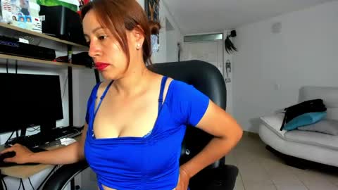 Snapshot of jezabel_purple chatting on 05/13/26, 02:47 Camila online show from 05/13/26, 02:47
