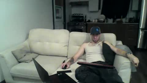 Snapshot of jf12334 chatting on 11/08/25, 02:56 NedeledeN online show from 11/08/25, 02:56