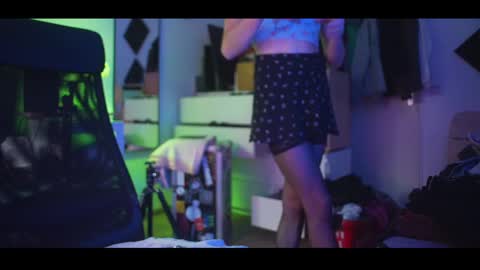 Snapshot of jfemk chatting on 01/02/25, 10:05 jfemk online show from 01/02/25, 10:05