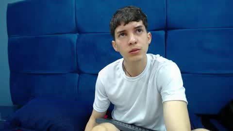 Jheampiero online show from 10/12/25, 01:43