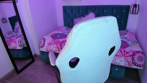 Snapshot of jhiinny_brownn chatting on 01/23/25, 11:04 Jhiinny online show from 01/23/25, 11:04