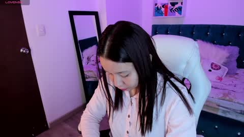 Snapshot of jhiinny_brownn chatting on 01/25/25, 11:13 Jhiinny online show from 01/25/25, 11:13