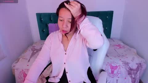 Snapshot of jhiinny_brownn chatting on 02/17/25, 12:05 Jhiinny online show from 02/17/25, 12:05