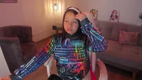 Snapshot of jhiinny_brownn chatting on 09/14/25, 03:05 Jhiinny online show from 09/14/25, 03:05
