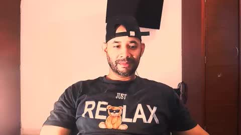 En moreno online show from 12/16/25, 07:19