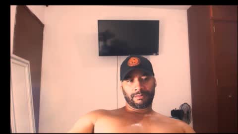 En moreno online show from 12/20/25, 04:41