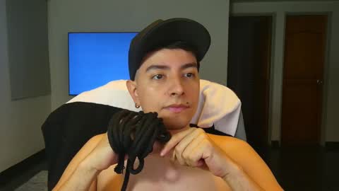 Jhoan Saenz online show from 10/15/25, 02:44