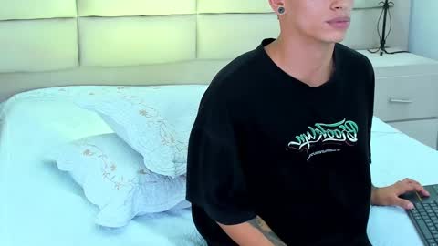 Snapshot of jhoanleandro chatting on 03/05/25, 10:33 jhoanleandro online show from 03/05/25, 10:33