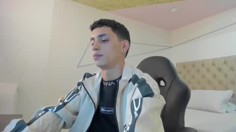 Snapshot of jhoanleandro chatting on 09/19/25, 04:36 jhoanleandro online show from 09/19/25, 04:36