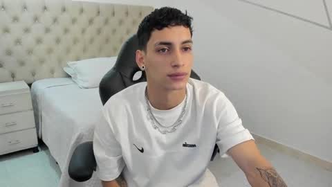 Snapshot of jhoanleandro chatting on 09/20/25, 04:02 jhoanleandro online show from 09/20/25, 04:02