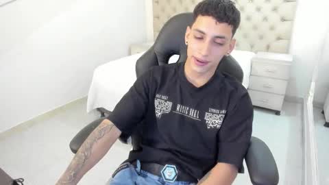 Snapshot of jhoanleandro chatting on 09/25/25, 06:06 jhoanleandro online show from 09/25/25, 06:06