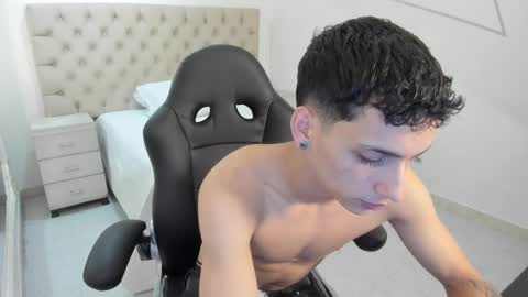 Snapshot of jhoanleandro chatting on 09/27/25, 04:28 jhoanleandro online show from 09/27/25, 04:28