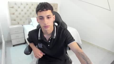 Snapshot of jhoanleandro chatting on 09/28/25, 04:40 jhoanleandro online show from 09/28/25, 04:40