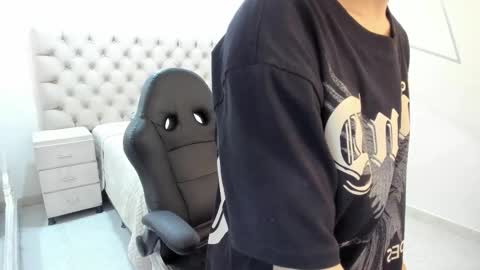 Snapshot of jhoanleandro chatting on 10/11/25, 06:23 jhoanleandro online show from 10/11/25, 06:23