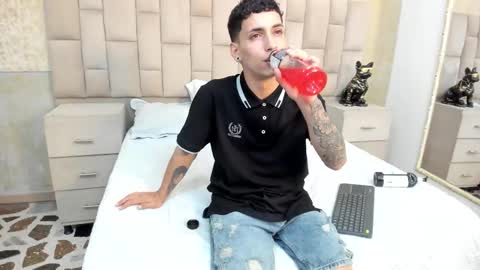 Snapshot of jhoanleandro chatting on 10/13/25, 10:10 jhoanleandro online show from 10/13/25, 10:10