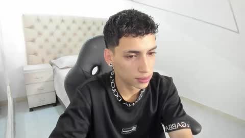 Snapshot of jhoanleandro chatting on 10/17/25, 05:32 jhoanleandro online show from 10/17/25, 05:32