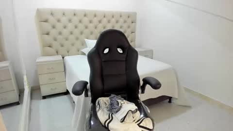 Snapshot of jhoanleandro chatting on 11/04/25, 05:06 jhoanleandro online show from 11/04/25, 05:06