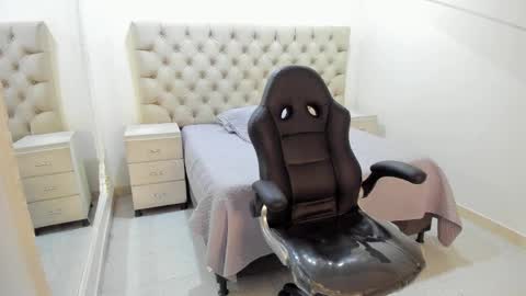 Snapshot of jhoanleandro chatting on 11/22/25, 04:55 jhoanleandro online show from 11/22/25, 04:55