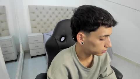 Snapshot of jhoanleandro chatting on 11/25/25, 05:29 jhoanleandro online show from 11/25/25, 05:29