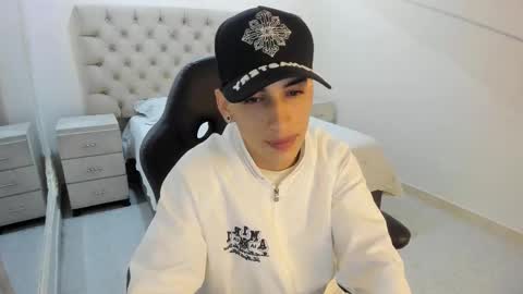 Snapshot of jhoanleandro chatting on 11/30/25, 05:11 jhoanleandro online show from 11/30/25, 05:11