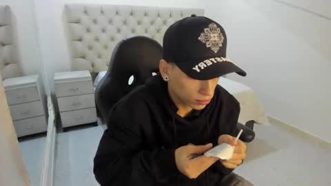 Snapshot of jhoanleandro chatting on 12/01/25, 05:12 jhoanleandro online show from 12/01/25, 05:12