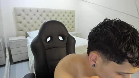 Snapshot of jhoanleandro chatting on 12/14/25, 05:35 jhoanleandro online show from 12/14/25, 05:35