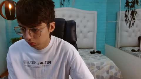 Jhoel online show from 10/19/25, 01:01