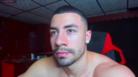 Jhojan Strong  online show from 12/25/24, 10:05