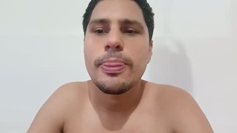 Snapshot of jhon_0511 chatting on 02/24/25, 10:36 Jhon online show from 02/24/25, 10:36