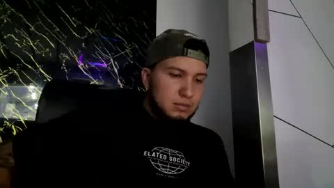 Snapshot of jhon_gottti chatting on 11/19/25, 03:28 jhon online show from 11/19/25, 03:28