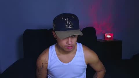 jhon_mendoza_ online show from 10/17/25, 08:39