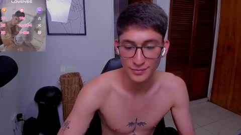 Snapshot of jhonleving chatting on 02/19/25, 12:14 Jack online show from 02/19/25, 12:14