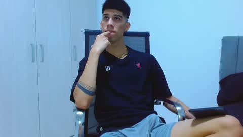 Snapshot of jhony_sex3 chatting on 09/20/25, 03:18 jhony_sex3 online show from 09/20/25, 03:18