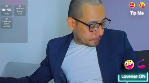 Jhony Alzate online show from 12/28/24, 03:37