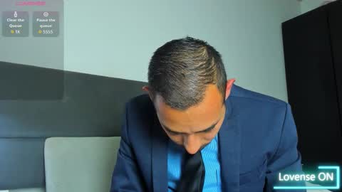 Snapshot of jhonyalzate chatting on 02/06/26, 03:11 Jhony Alzate online show from 02/06/26, 03:11