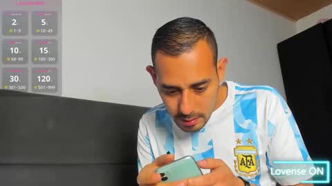 Snapshot of jhonyalzate chatting on 02/25/26, 02:21 Jhony Alzate online show from 02/25/26, 02:21