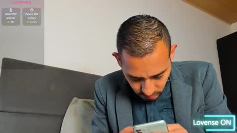 Snapshot of jhonyalzate chatting on 03/01/26, 02:02 Jhony Alzate online show from 03/01/26, 02:02