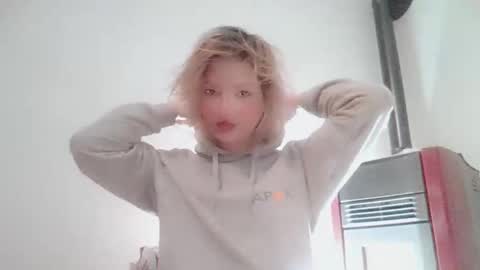 Anya online show from 10/31/25, 04:57