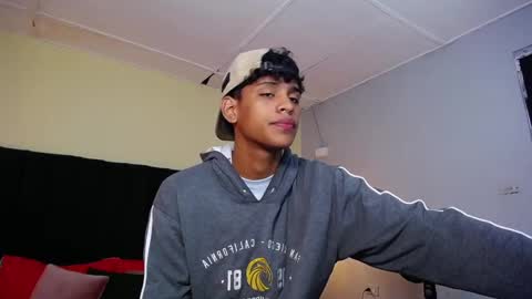 Snapshot of jhos_padill chatting on 09/19/25, 01:34 jhos online show from 09/19/25, 01:34