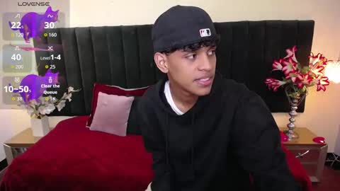 Snapshot of jhos_padill chatting on 10/28/25, 01:14 jhos online show from 10/28/25, 01:14