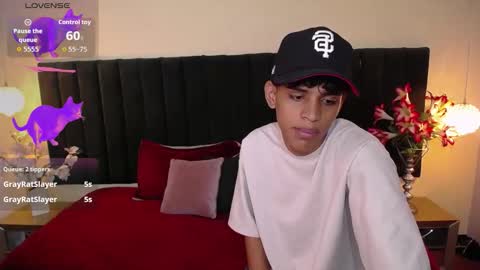 Snapshot of jhos_padill chatting on 11/13/25, 01:32 jhos online show from 11/13/25, 01:32