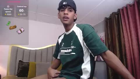 Snapshot of jhos_padill chatting on 12/16/25, 02:33 jhos online show from 12/16/25, 02:33