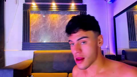 Snapshot of jhostin_1 chatting on 11/21/25, 08:51 jhostin_1 online show from 11/21/25, 08:51