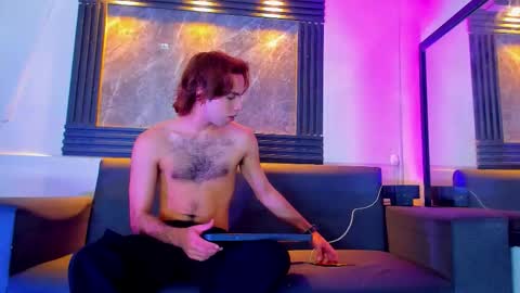 Snapshot of jhostin_1 chatting on 11/24/25, 08:19 jhostin_1 online show from 11/24/25, 08:19