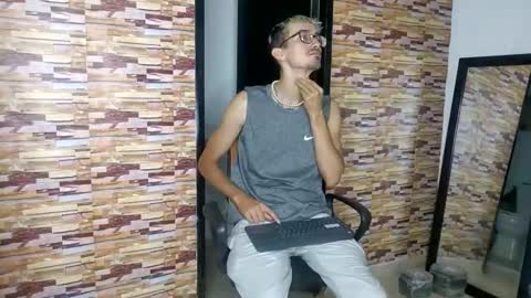 Jhosuamoore  online show from 11/06/25, 11:55