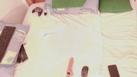 Snapshot of jhoxy_m chatting on 07/05/26, 08:05 Hello iam hoxy ready to get wet online show from 07/05/26, 08:05