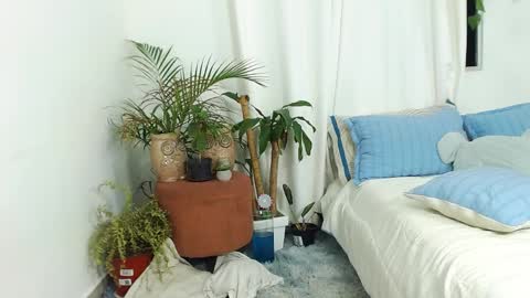 Jhuan Nhez online show from 04/11/26, 12:15